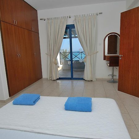 Paphos Kymmates Beach Front Villas מראה חיצוני תמונה