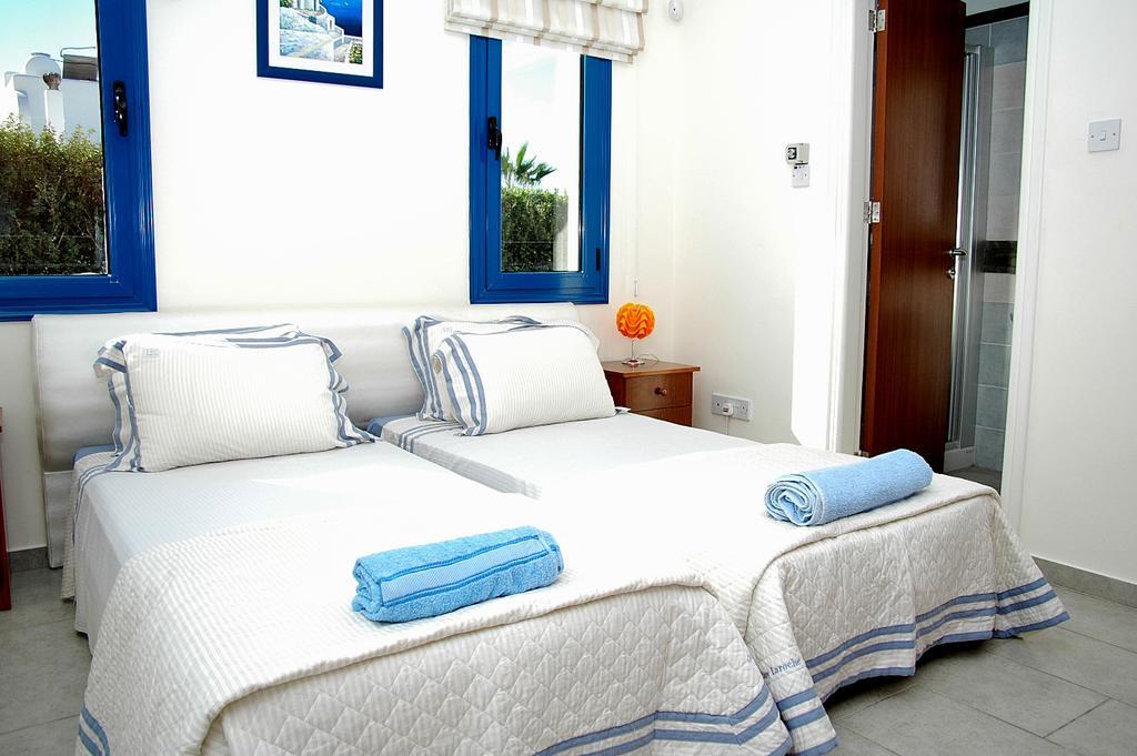 Paphos Kymmates Beach Front Villas מראה חיצוני תמונה