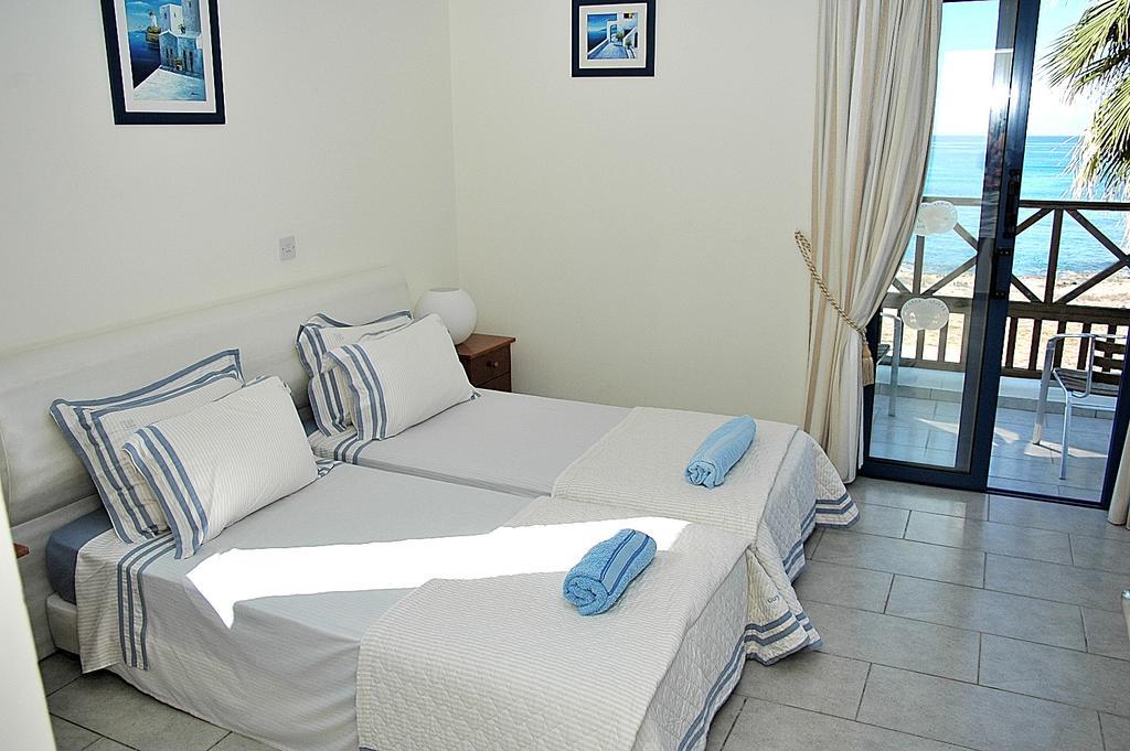 Paphos Kymmates Beach Front Villas מראה חיצוני תמונה